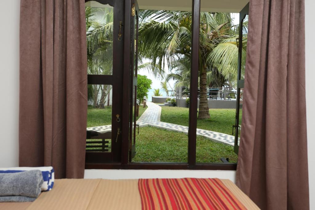 Standard Triple Room with Sea View